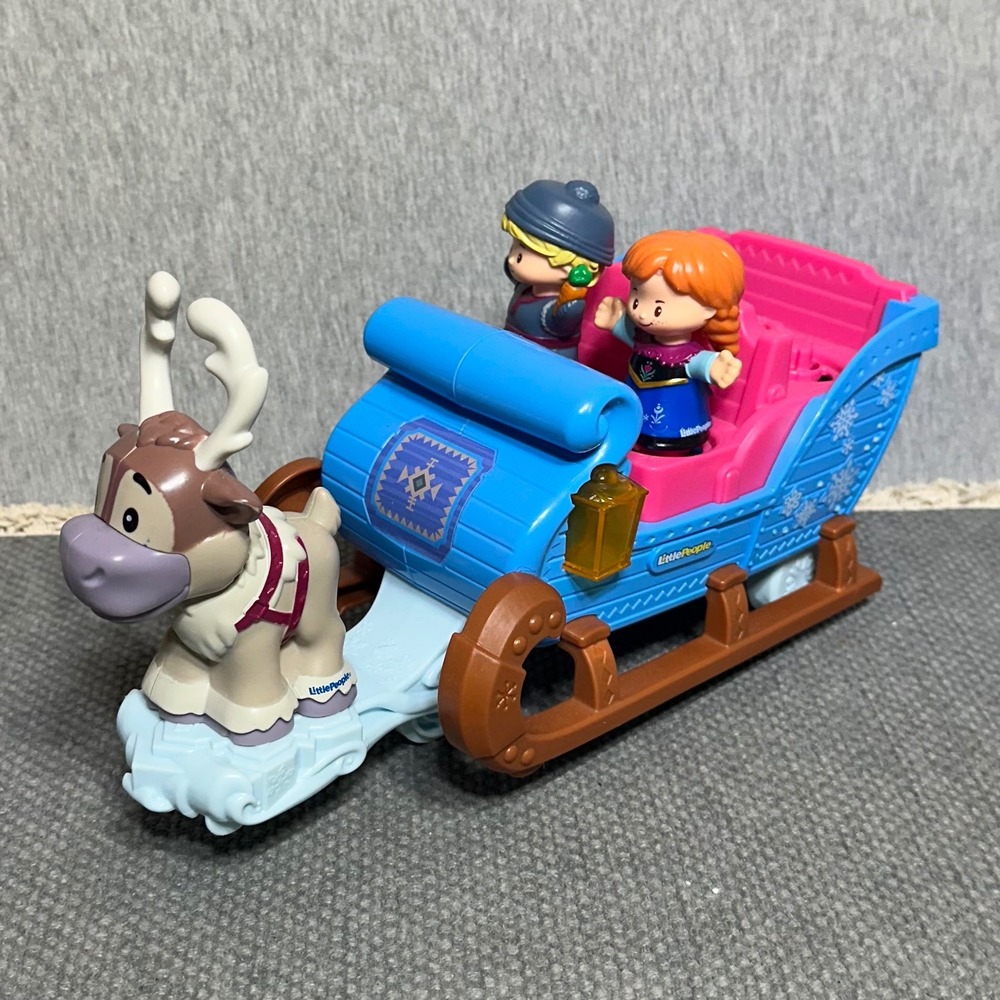 FPLP Disney Frozen Kristoff Light up Sleigh Anna Sven Figures